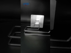 Instalado porta-rolos de tecido de banheiro auto-aderente