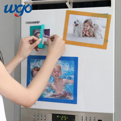 Quadros fotográficos removíveis montados na parede