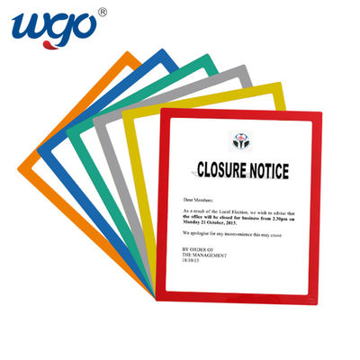 Quadros fotográficos removíveis montados na parede